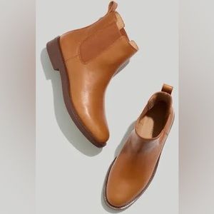 Madewell - Cleary Chelsea Boot in Leather - NH206 - Size 8